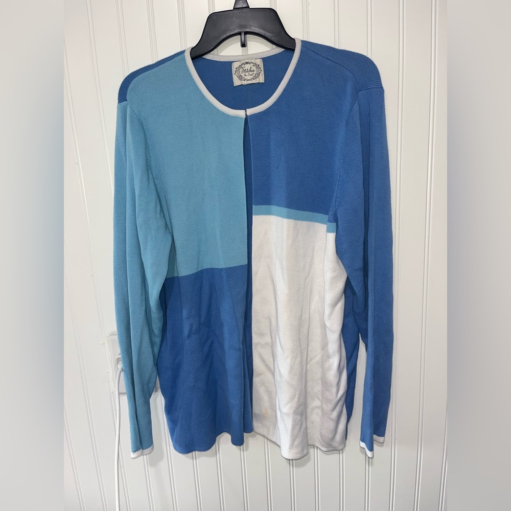 Stitches in time size large blue and white colorblock long sleeve cardigan